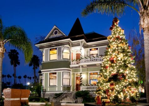 Three Places to See Holiday Lights Near Oxnard